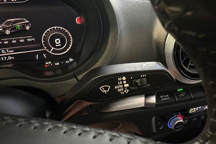 Grå Audi A3 fra 2018
