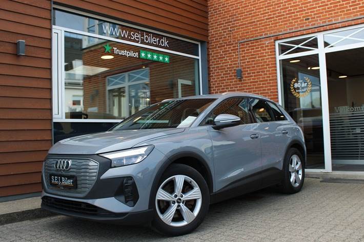 Grå Audi Q4 e-tron fra 2022