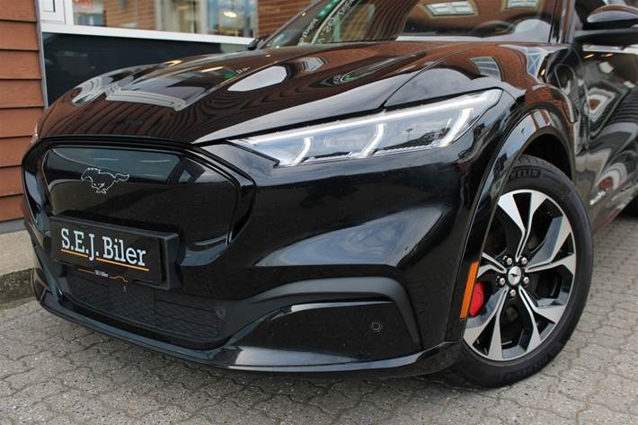 Sort Ford Mustang Mach-E fra 2021