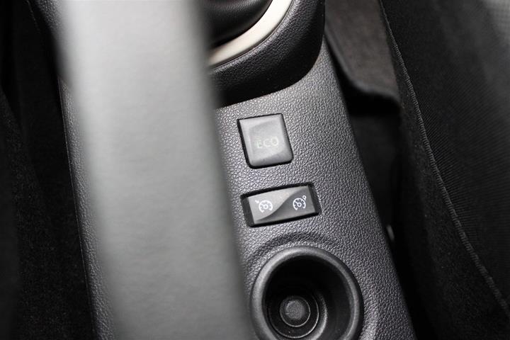 Sølv Renault Captur fra 2018