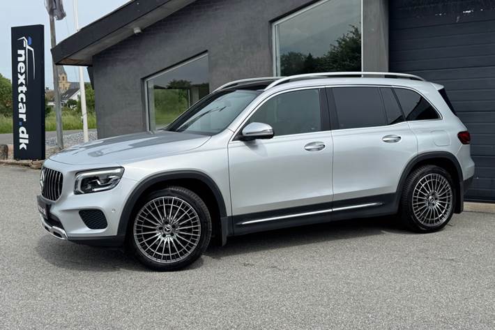 Sølv Mercedes GLB220 d fra 2022