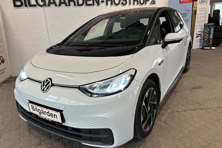Hvid VW ID.3 fra 2022 set udefra