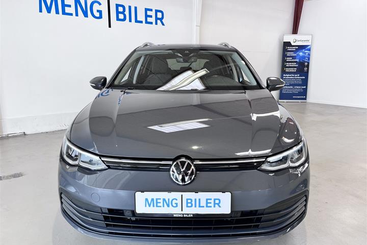 Grå VW Golf fra 2021