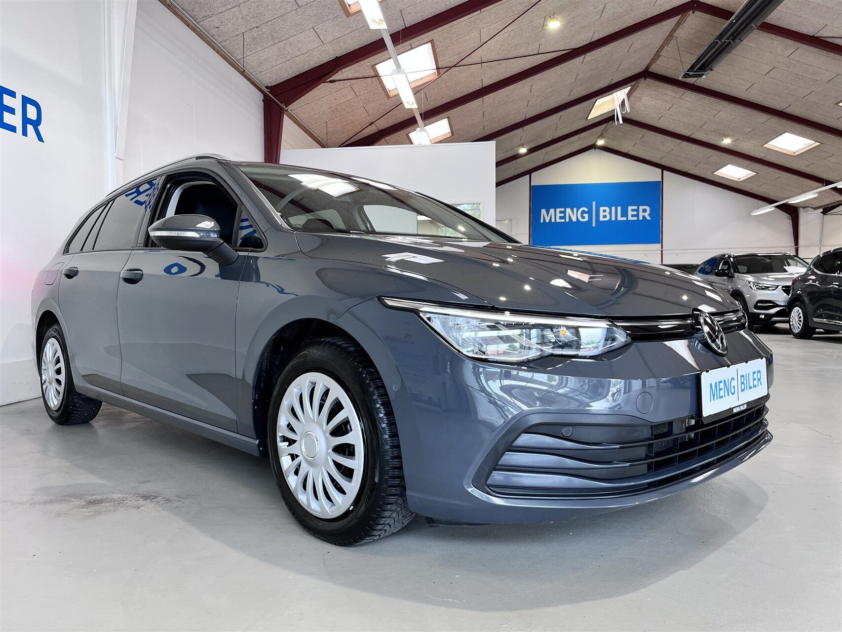 Grå VW Golf fra 2021