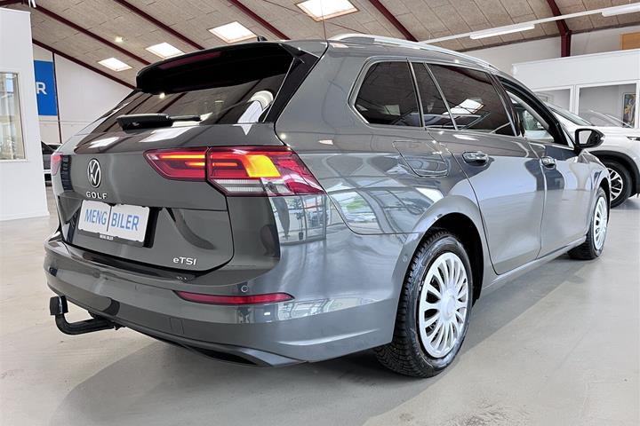 Grå VW Golf fra 2021
