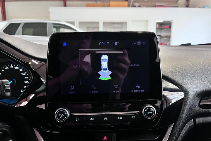 Blå Ford Fiesta fra 2020