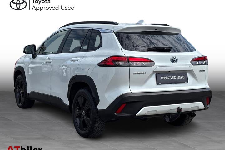 Hvid Toyota Corolla Cross fra 2023