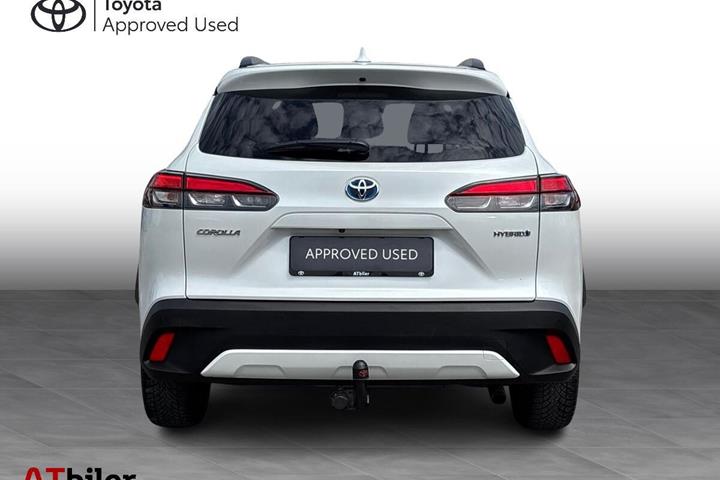Hvid Toyota Corolla Cross fra 2023