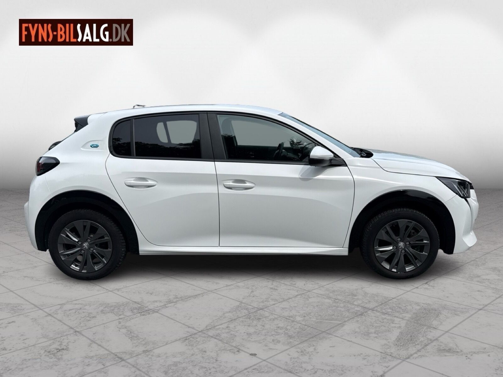Hvid Peugeot e-208 fra 2021