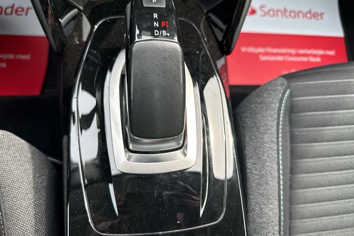 Hvid Peugeot e-208 fra 2021