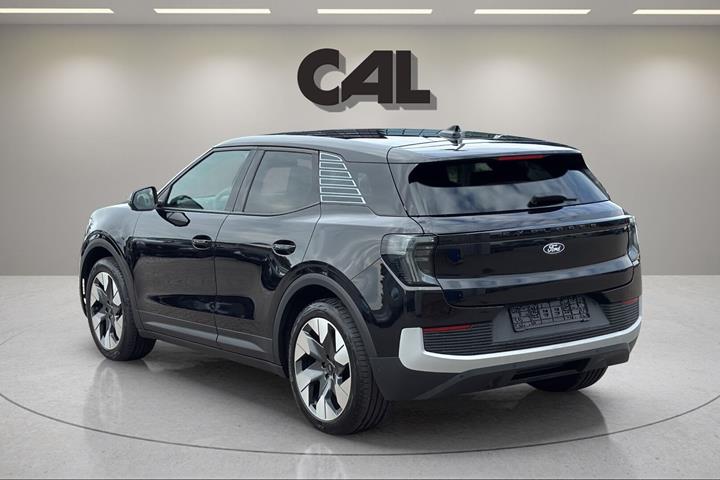 Sort Ford Explorer fra 2025