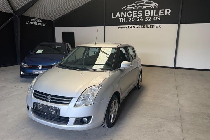 Sølv Suzuki Swift fra 2010