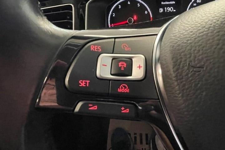 Blå VW Polo fra 2019