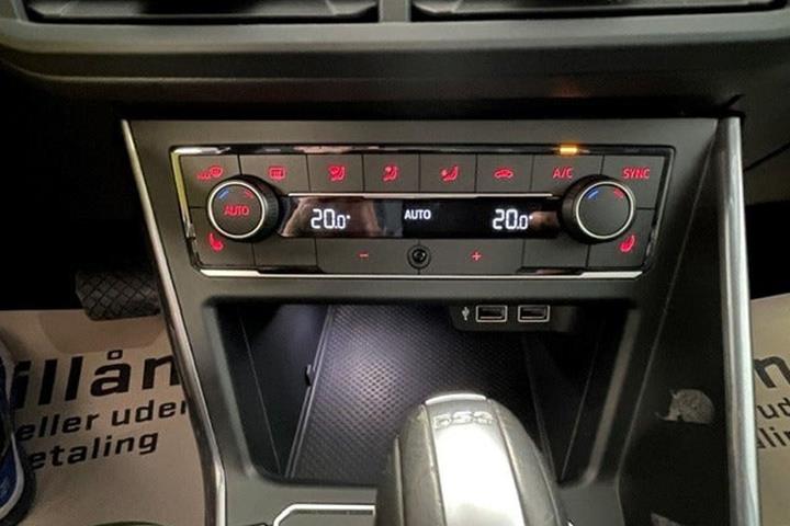 Blå VW Polo fra 2019