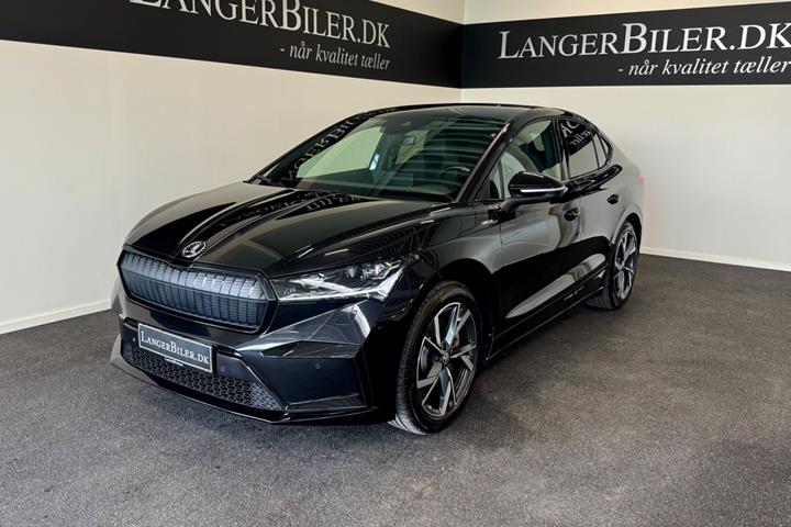 Sort Skoda Enyaq fra 2025 set udefra