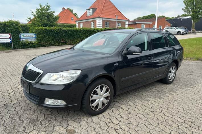 undefined Skoda Octavia fra 2011 set udefra