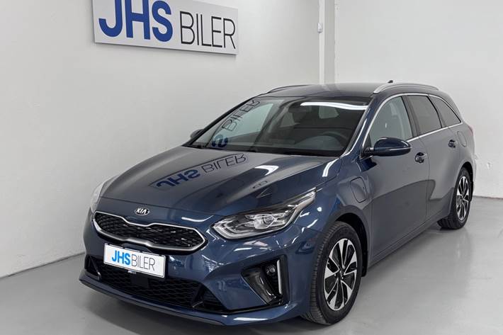 Blå Kia Ceed fra 2020 set udefra