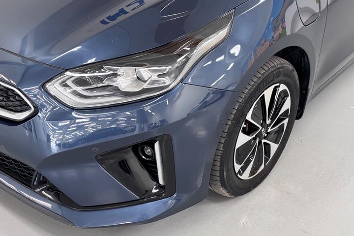 Blå Kia Ceed fra 2020