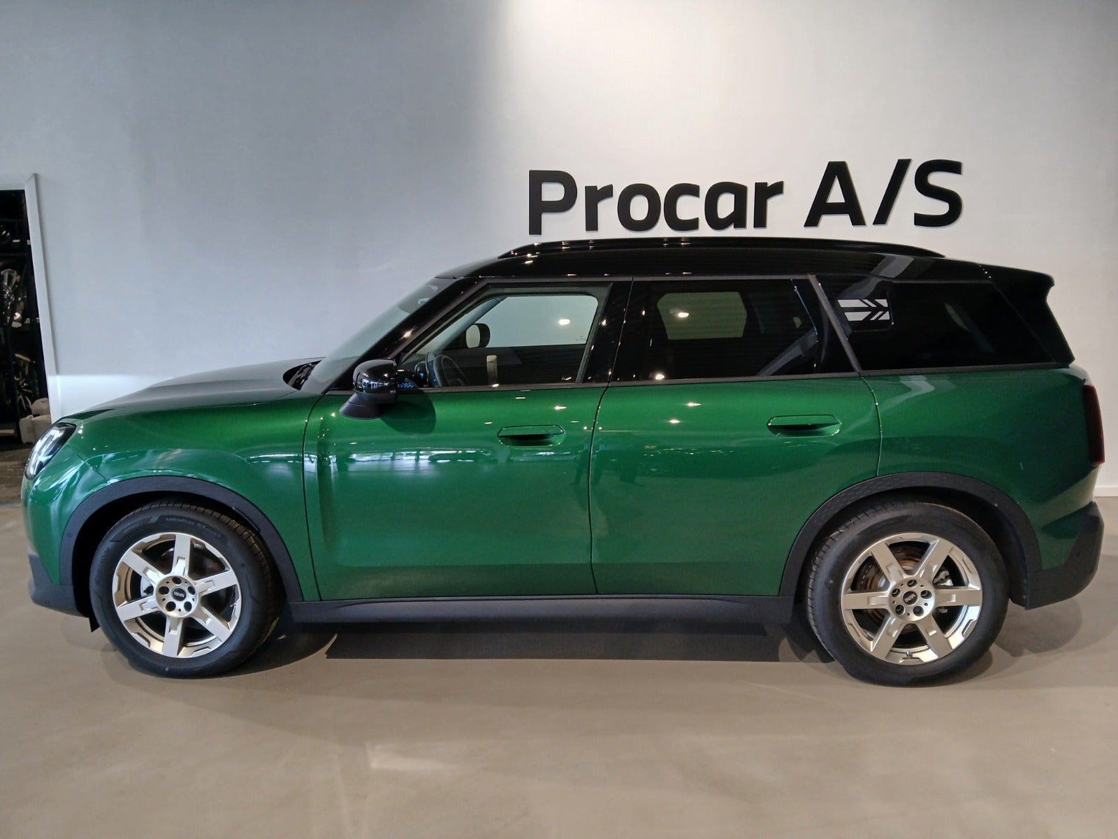 Grøn Mini Countryman E fra 2025