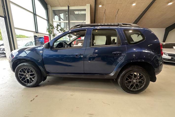 Blå Dacia Duster fra 2016