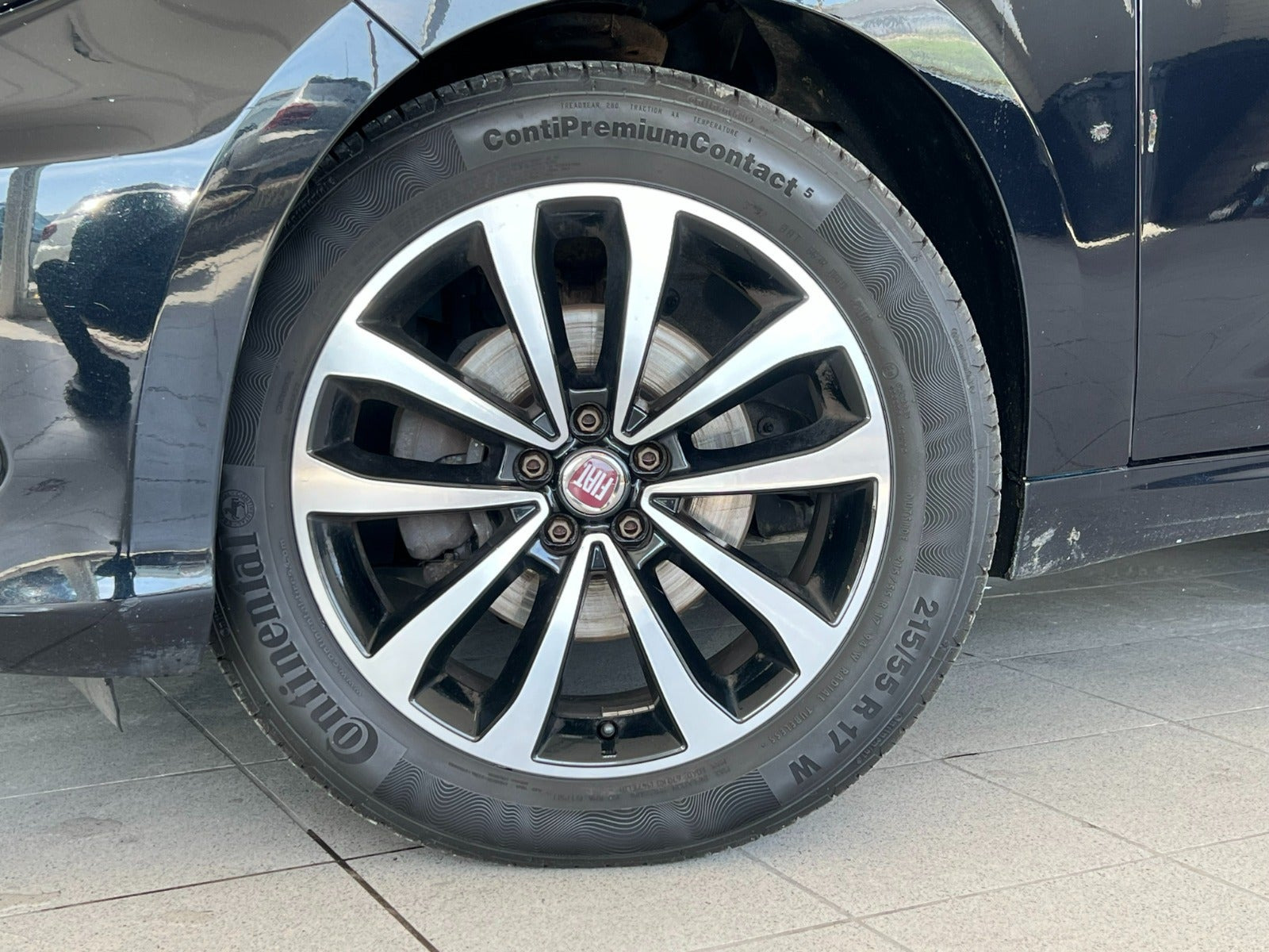 Sort Fiat Tipo fra 2017