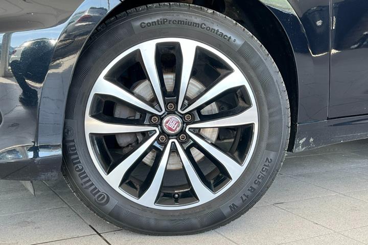 Sort Fiat Tipo fra 2017