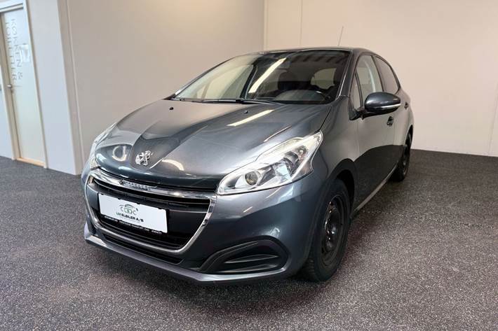 Grå Peugeot 208 fra 2016