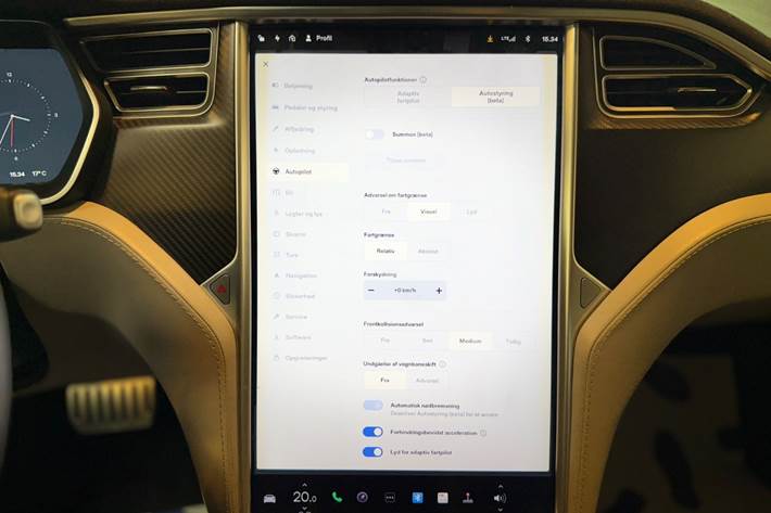Blå Tesla Model S fra 2015