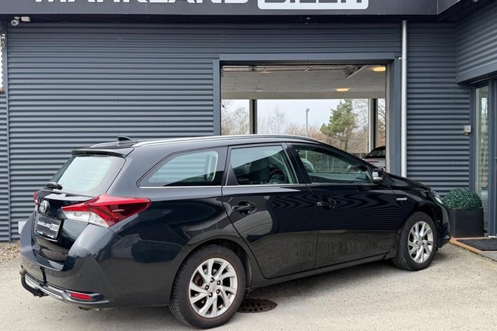 Sort Toyota Auris fra 2016