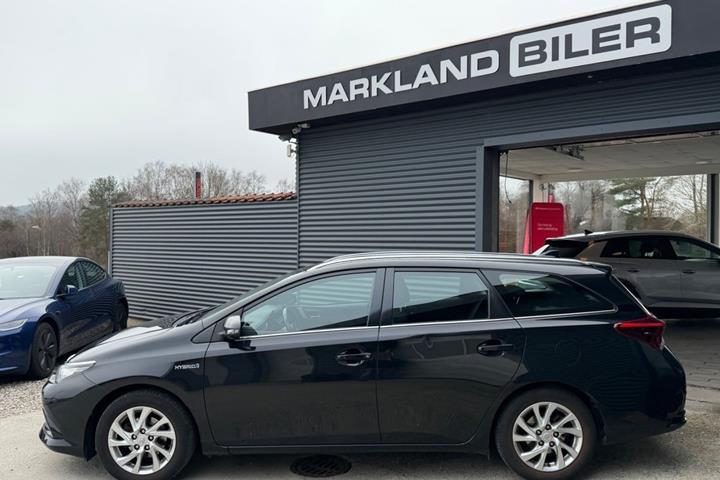Sort Toyota Auris fra 2016