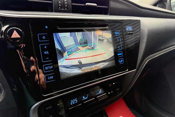Sort Toyota Auris fra 2016