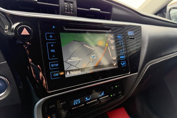 Sort Toyota Auris fra 2016