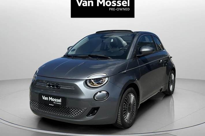 Grå Fiat 500e fra 2023