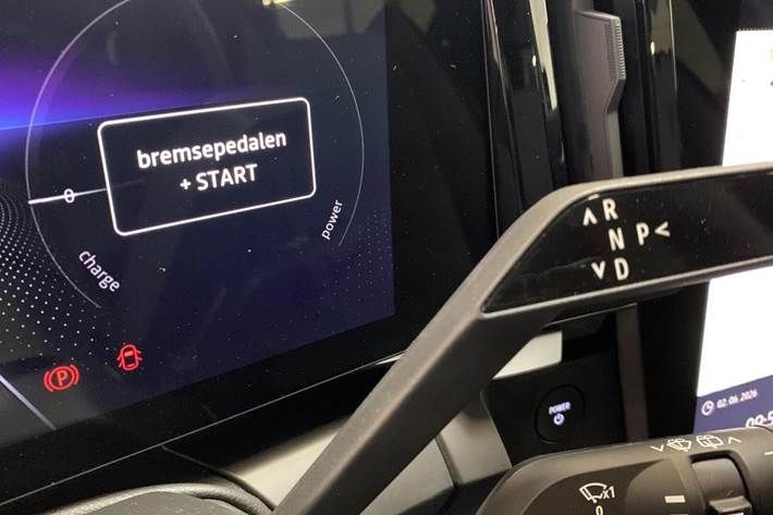 Hvid Renault Megane E-Tech fra 2023