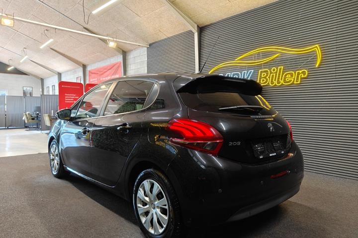 undefined Peugeot 208 fra 2017