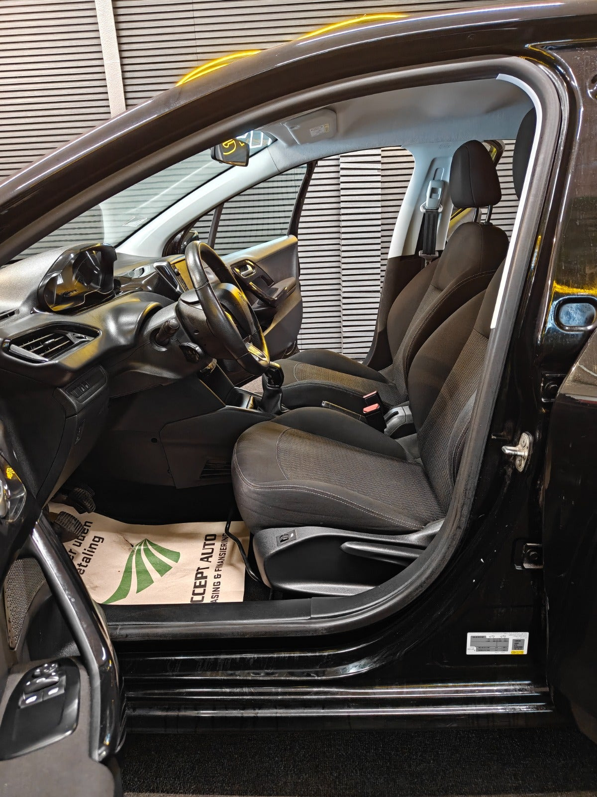undefined Peugeot 208 fra 2017