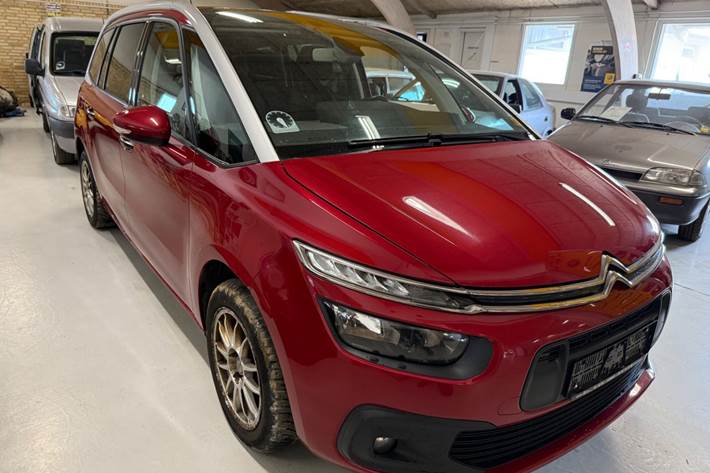 Rød Citroën Grand C4 Picasso fra 2017