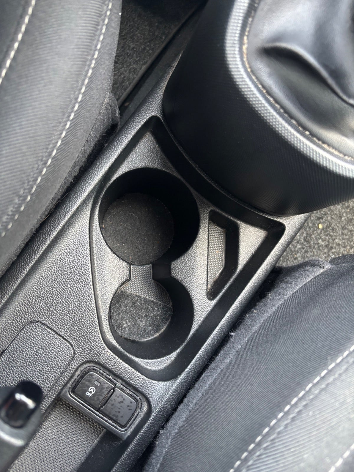 Grå Hyundai i10 fra 2017