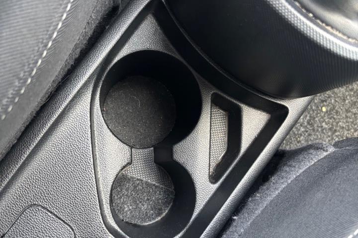 Grå Hyundai i10 fra 2017