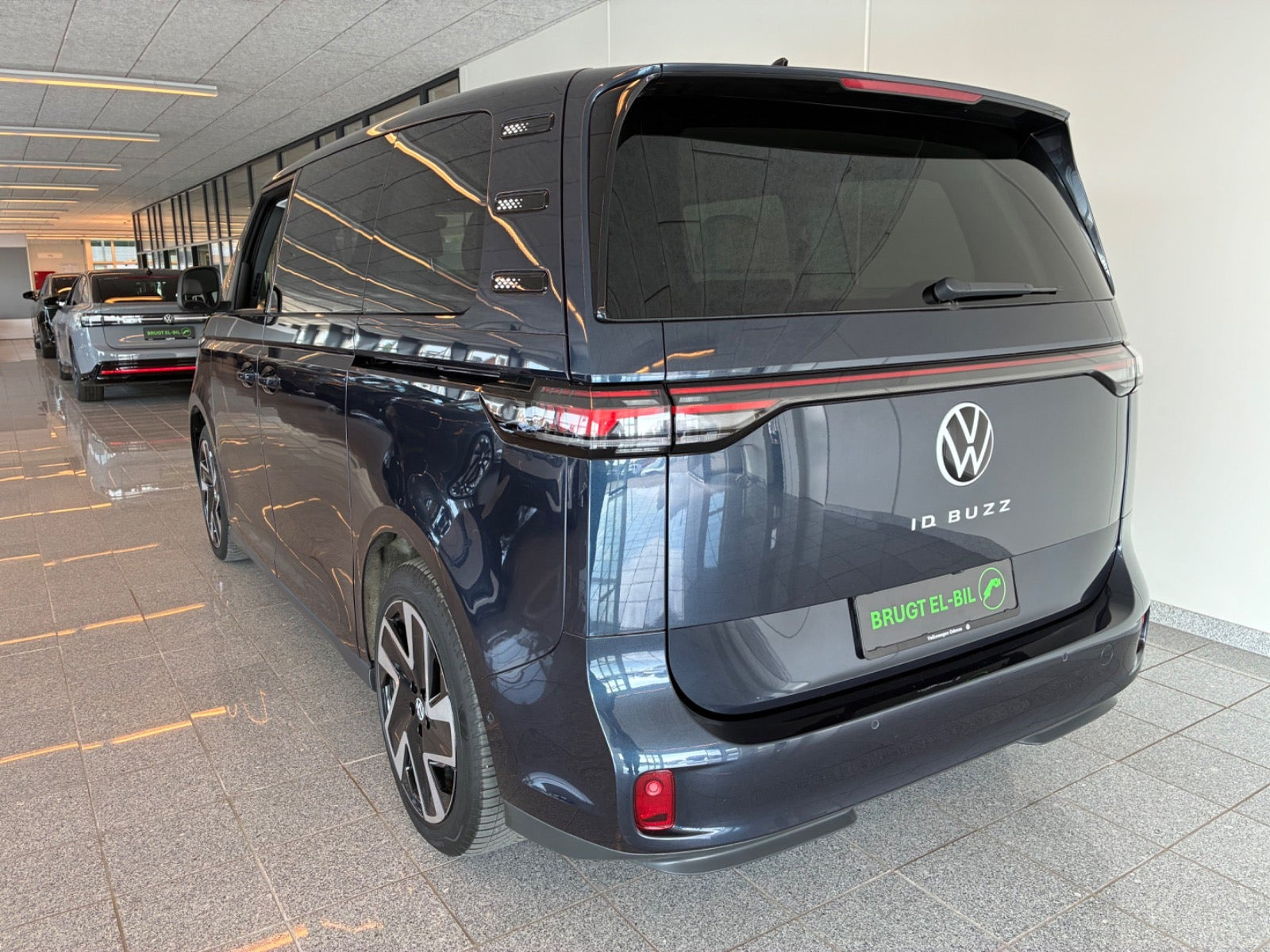 Blå VW ID.Buzz fra 2024