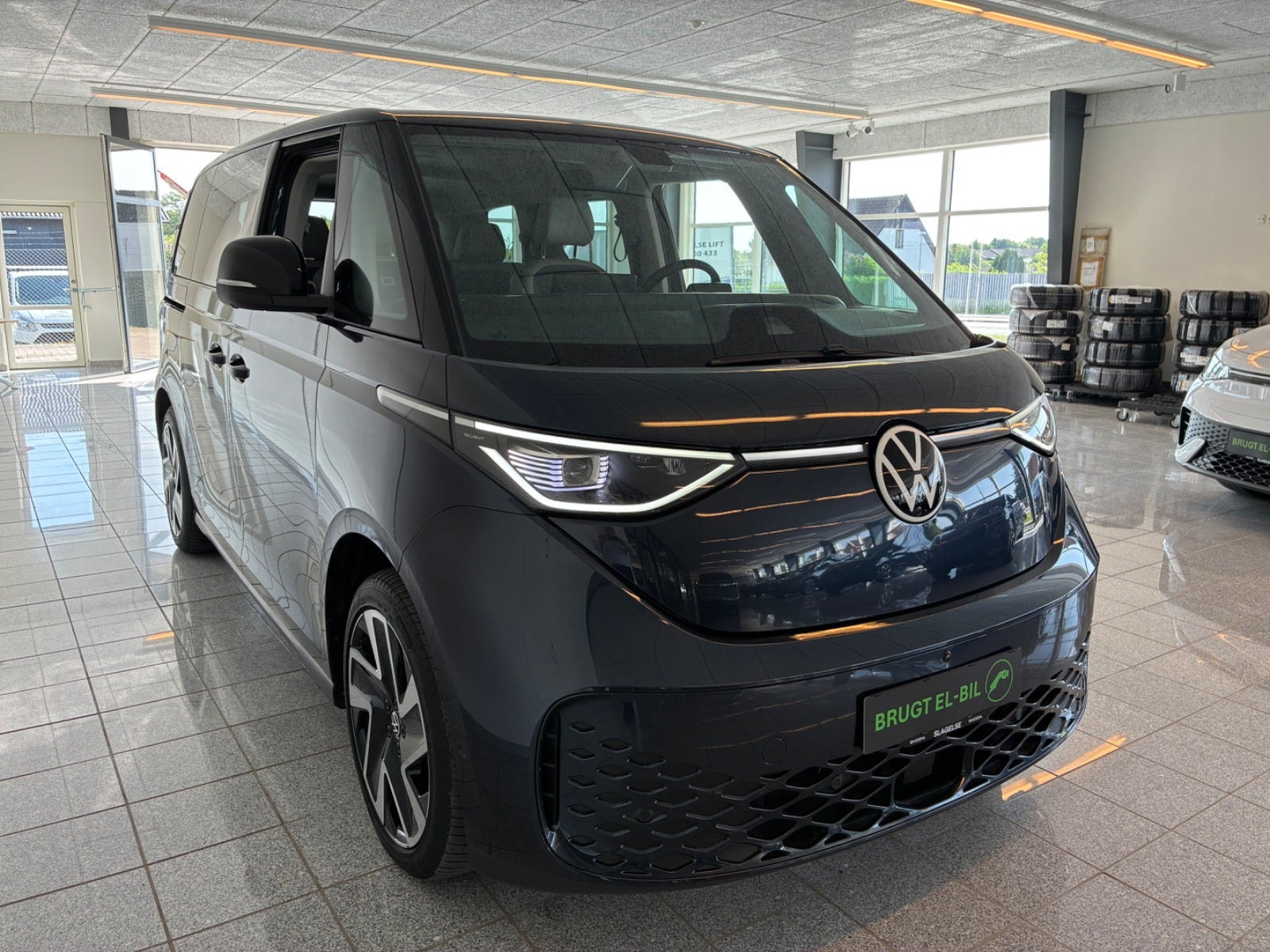 Blå VW ID.Buzz fra 2024