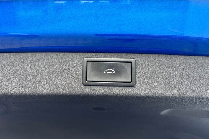 Blå Skoda Enyaq fra 2025