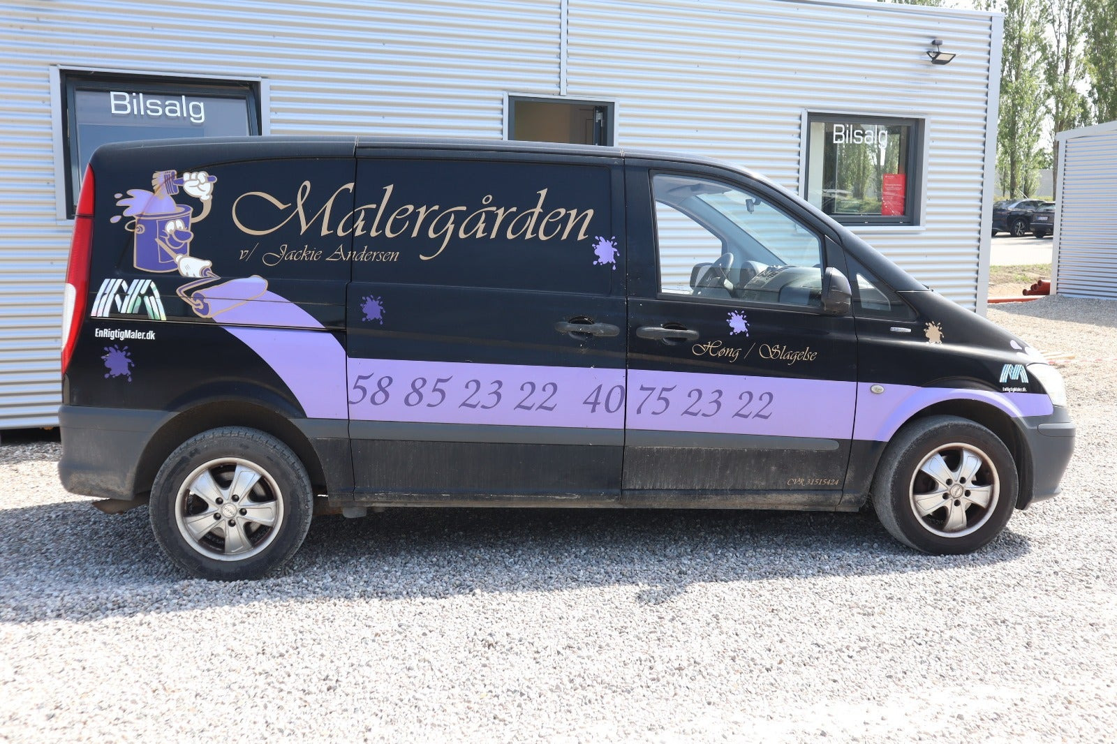 Sort Mercedes Vito 113 fra 2012 set udefra