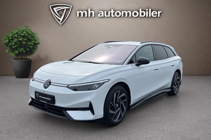 Hvid VW ID.7 fra 2025 set udefra