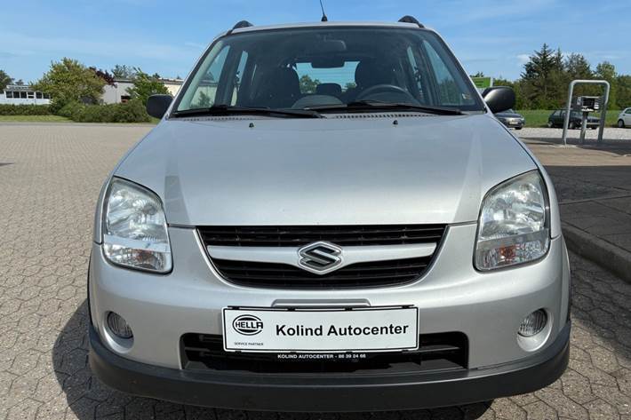 Sølv Suzuki Ignis fra 2008