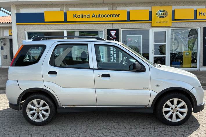 Sølv Suzuki Ignis fra 2008