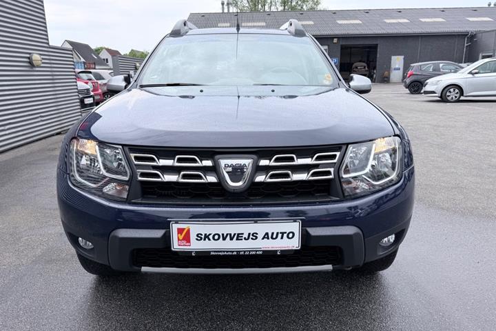 Blå Dacia Duster fra 2016
