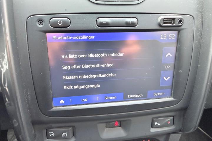 Blå Dacia Duster fra 2016