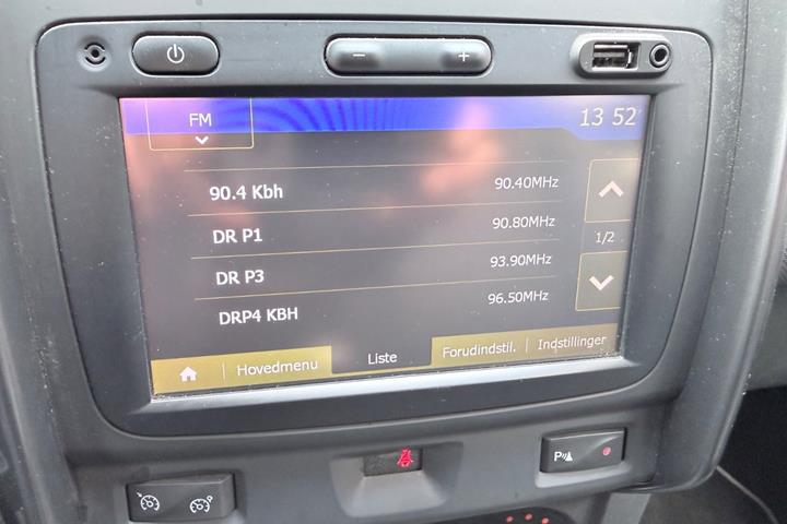 Blå Dacia Duster fra 2016