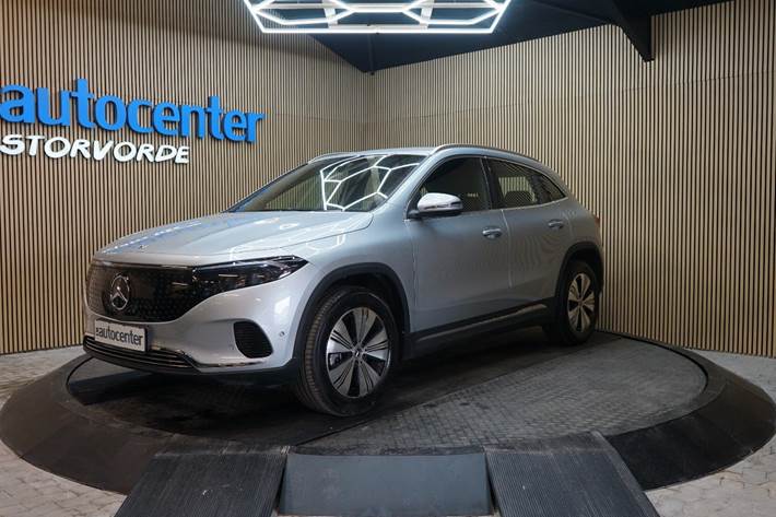 Sølv Mercedes EQA250 fra 2025